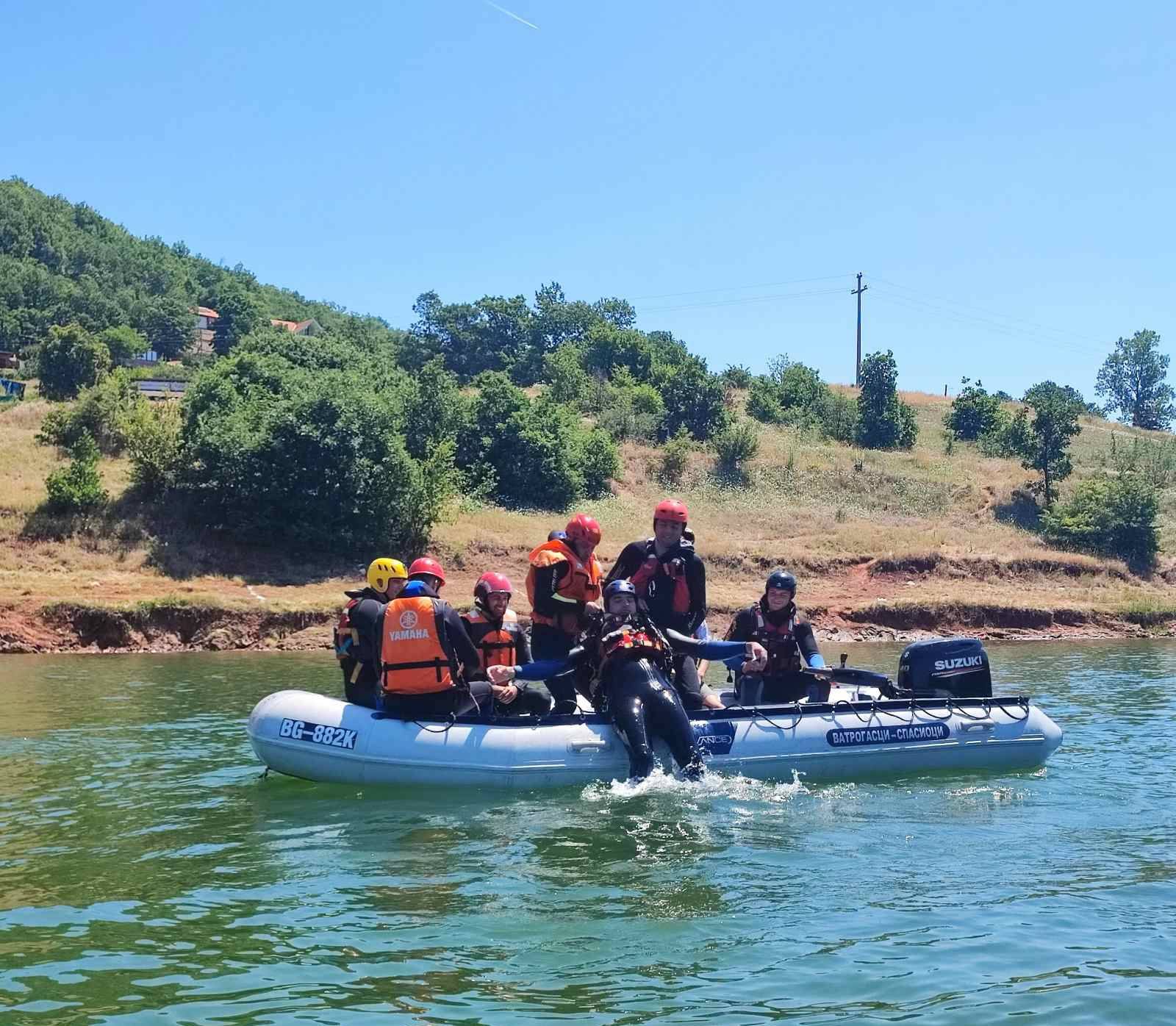 Bulgarian and Serbian professionals train side by side