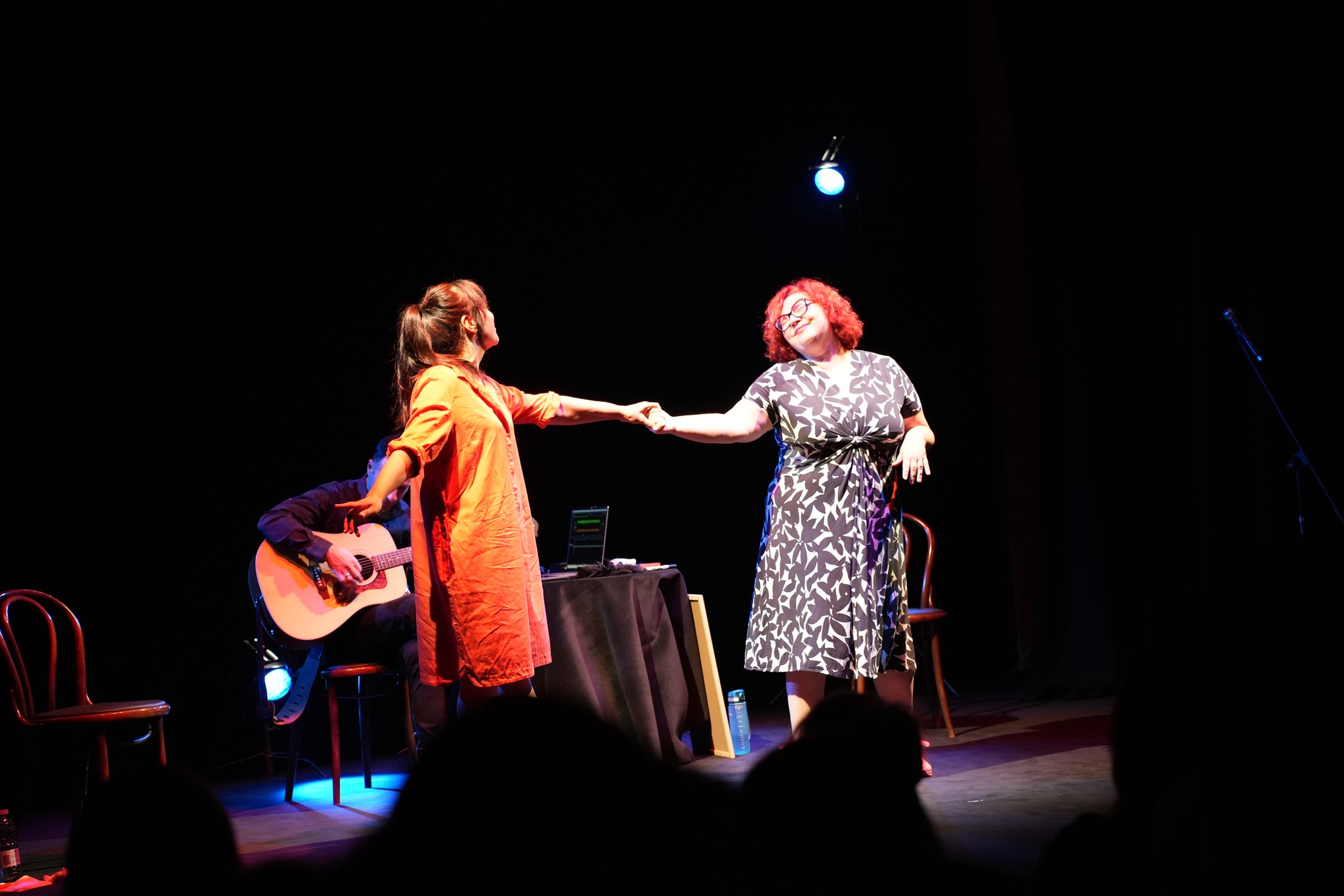 “Ajvar or Lyutenitsa” – a cross-border performance by 36 Monkeys (Bulgaria) and Intimen Theatre (North Macedonia), directed by Gergana Dimitrova and featuring Denitsa Darinova and Sofija Ristevska